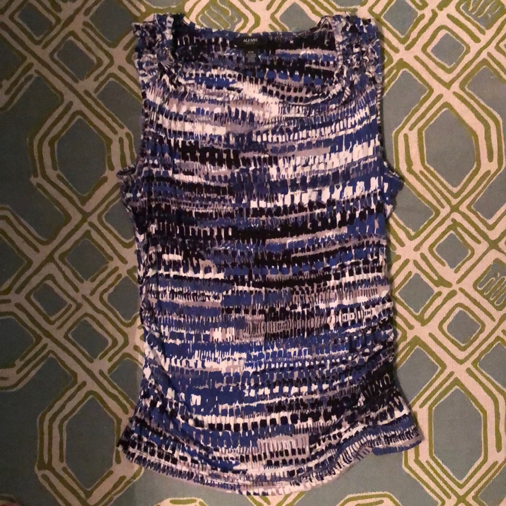 Alfani petite tank! - Picture 1 of 3